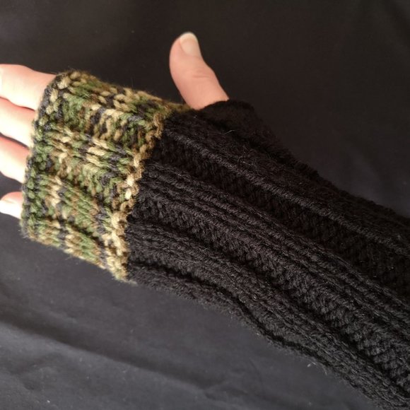 Green Black Camouflage Knit Fingerless Gloves Mittens Armwarmer Made in Canada - Picture 8 of 8